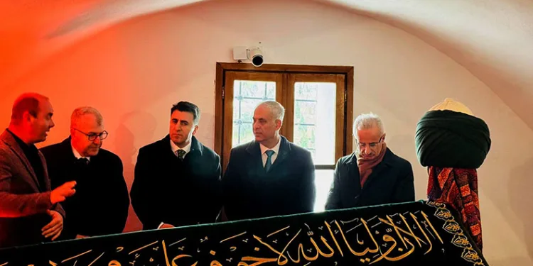 Bakan Uraloğlu, Şeyh Edebali Türbesi’nde dua etti