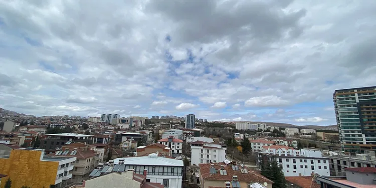 Elazığ’da sirrokümülüs bulutları oluştu