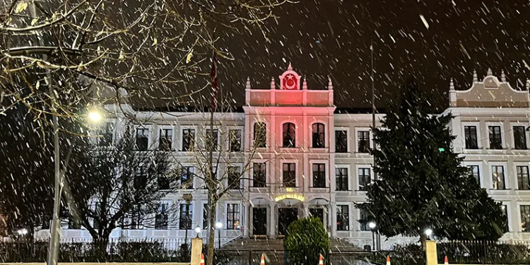 Mart ayında Bolu’da lapa lapa kar yağdı