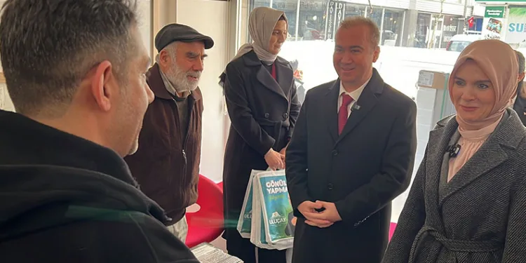 Bakan Göktaş, Afyonkarahisar’da esnafı ziyaret etti