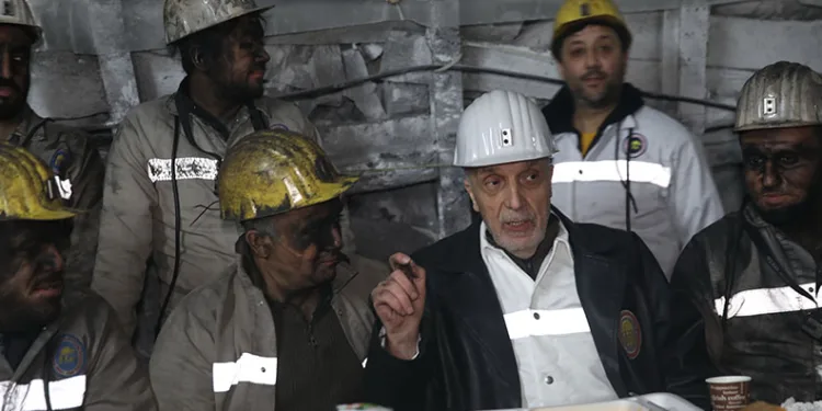 Ergün Atalay, madencilerle yerin altında iftar yaptı
