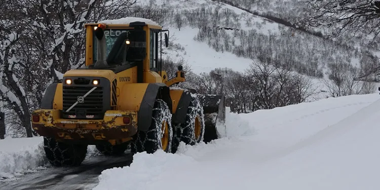 Bingöl’de 200 köy yolu ulaşıma kapandı