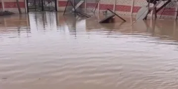 Elazığ’da sağanak yağış hayatı felç etti
