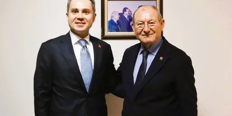 AK Partili Başer, CHP’li Marım’a sıra dışı ziyaret
