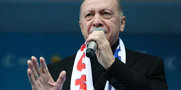 Erdoğan: Türk siyasetini kirletmeye kimsenin hakkı yok