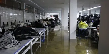 Muş’ta tekstil atölyesi sular altında kaldı