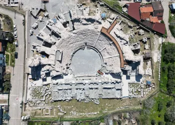 1800 yıllık İznik Roma Tiyatrosu turizme kazandırıldı