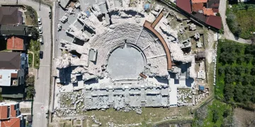 1800 yıllık İznik Roma Tiyatrosu turizme kazandırıldı