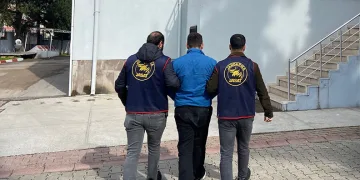 Adana’da aranan 10 şahıs yakalandı