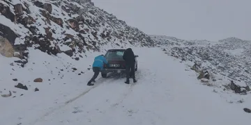 Kar yağışı sürücülere zor anlar yaşattı