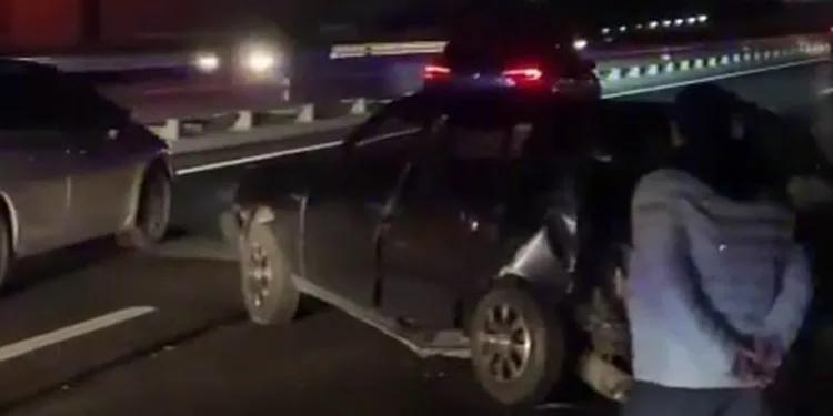 Sakarya’da iki otomobil çarpıştı: 5 hafif yaralı