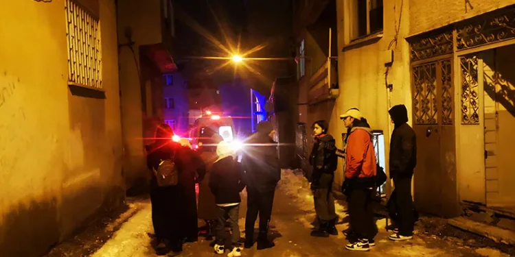 Yaşlı adam evinde ölü bulundu