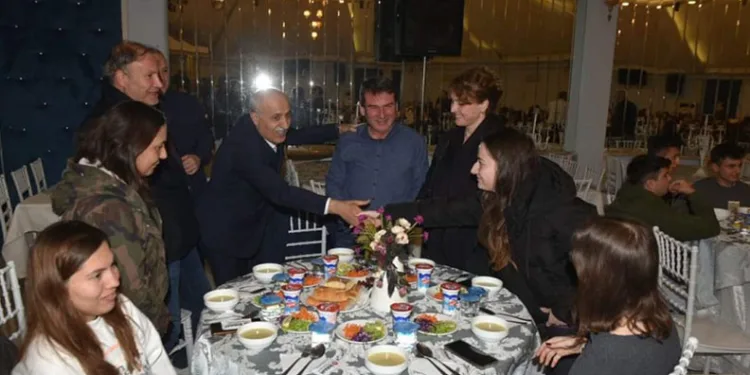 Davut Aydın öğrenci ve ailelerle buluştu