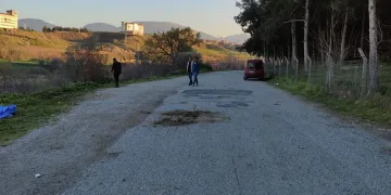 Eşi ile eski çalışanını silahla yaralayan koca tutuklandı