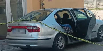 Hastaneye gitmek için bindiği otomobilde öldü