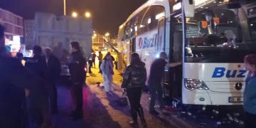 Antalya’da otobüs ve hafriyat kamyonu çarpıştı: 4 yaralı