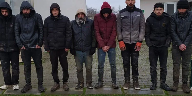 Edirne’de 8 düzensiz kaçak göçmen yakalandı