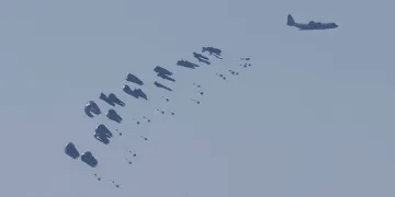 ABD, havadan yardımlara devam edecek