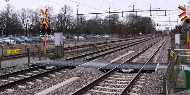 İsveç’te yük treni yayalara çarptı: 3 ölü