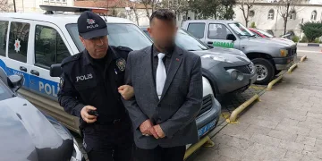 Hastanede müdüre bıçak çeken personel gözaltına alındı