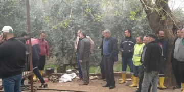 Alevler evi kullanılamaz hale getirdi