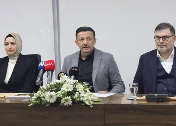 “İzmir için gövdemi ortaya koyuyorum”