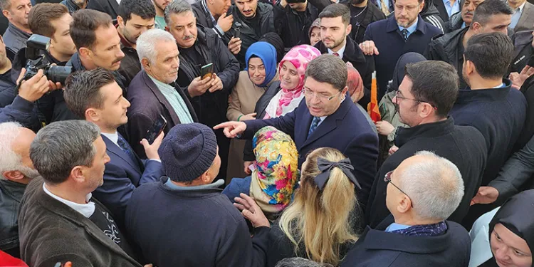 Yılmaz Tunç’tan İmamoğlu’na tepki