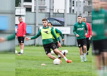 Bursasporlu futbolcular pes etmiyor