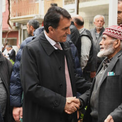 Mustafa Dündar, İvazpaşa ve Doğanevler mahallelerini ziyaret etti