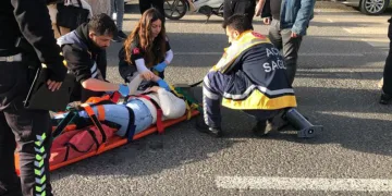Yaya geçidinde otomobilin çarptığı yayanın ayağı kırıldı