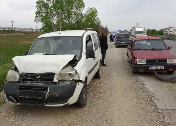 Antalya’da 3 araçlı zincirleme kaza: 1 yaralı