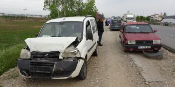 Antalya’da 3 araçlı zincirleme kaza: 1 yaralı