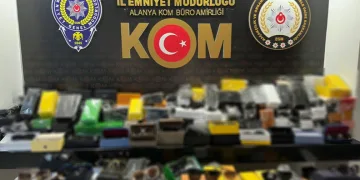 Antalya’da 4 ilçede kaçakçılık operasyonu
