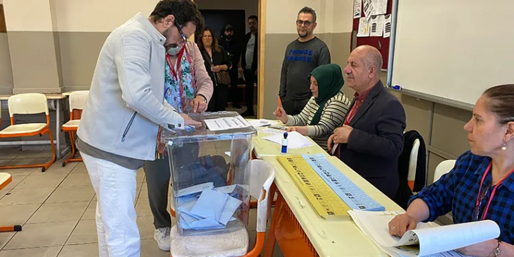Oyuncu İlker Aksum oyunu kullandı