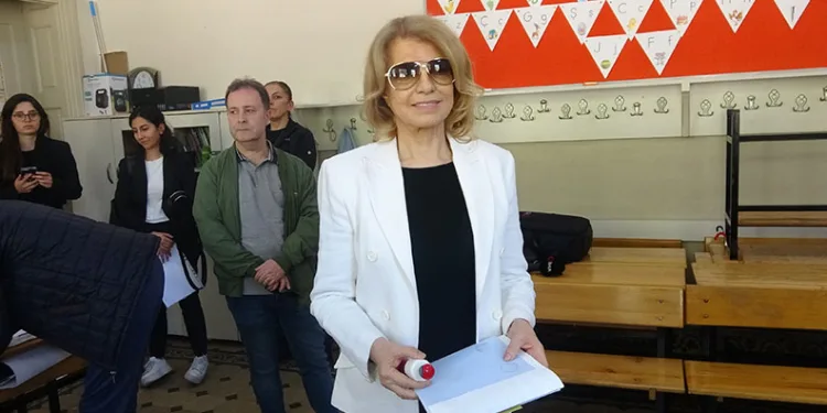 Eski Başbakan Tansu Çiller oyunu kullandı