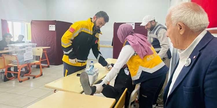 Bilecik’te sandık müşahidi baygınlık geçirdi