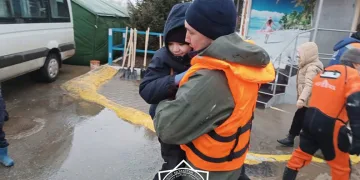 Kazakistan’da sel: Binlerce kişi helikopterle tahliye edildi