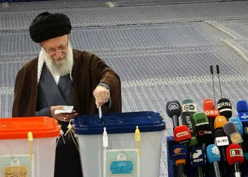 İran Dini Lideri oyunu kullandı