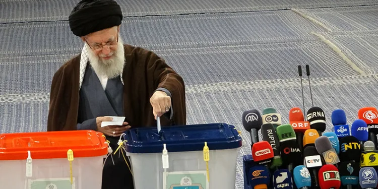 İran Dini Lideri oyunu kullandı