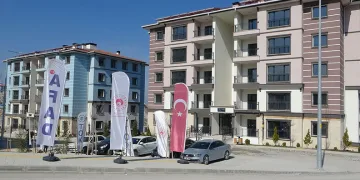 Depremzedeler konutlarına kavuşuyor