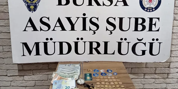 Bursa’da tavan arasına saklanan 650 bin liralık altın çalındı