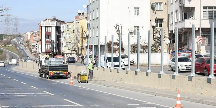 Sultangazi Belediyesi’nden gürültü bariyeri çalışması