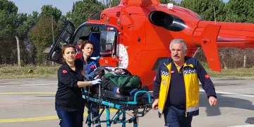 Beyin kanaması geçiren yaşlı adamın yardımına ambulans helikopter yetişti