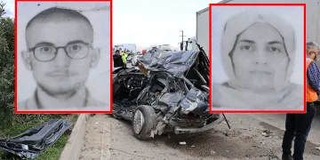 Otomobil ve midibüs çarpıştı: 2 ölü 14 yaralı