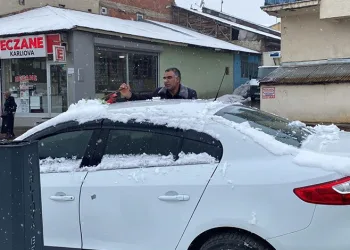Karlıova’da kar yağdı