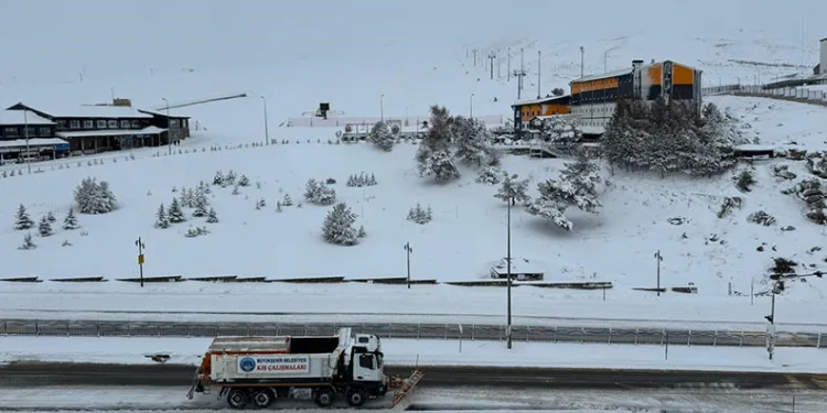 Erciyes’te kar kalınlığı 110 santime ulaştı
