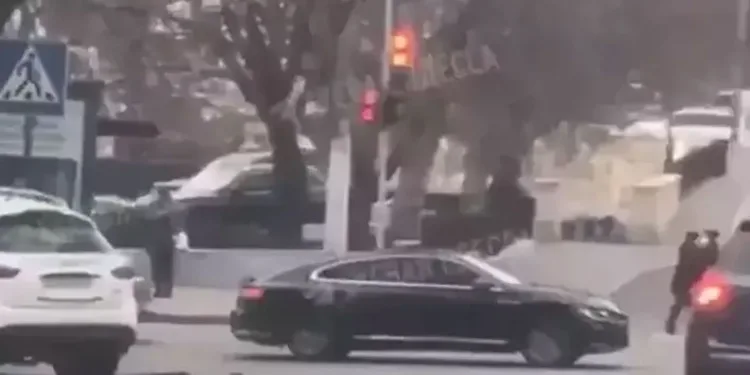 Miçotakis’in konvoyu yakınında patlama