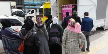 Vanlı iş adamından bin aileye Ramazan yardımı