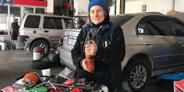 Önce aşçı, sonra tamirci oldu