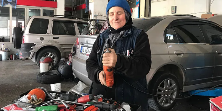 Önce aşçı, sonra tamirci oldu